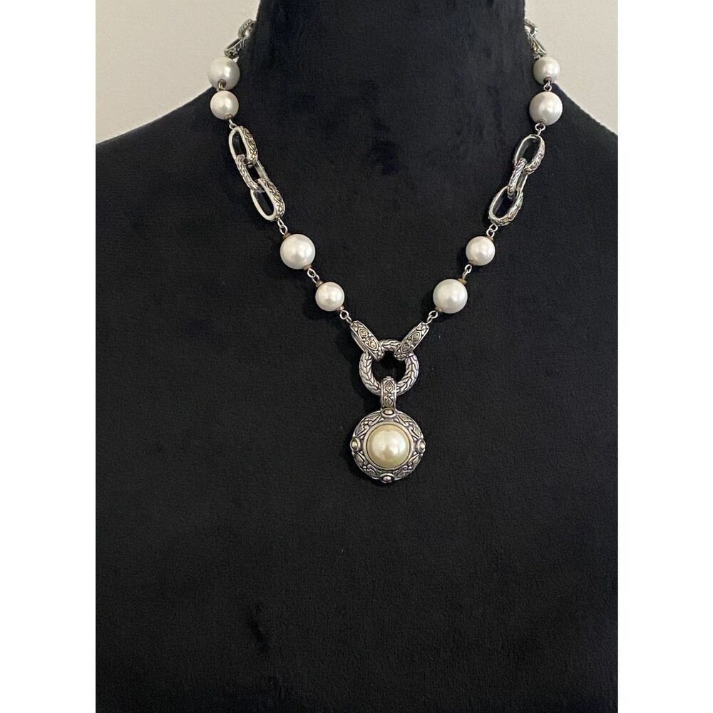 Two Tone Silver Plated Ornate Oval Link Faux Pearl Pendant Necklace - Picture 2 of 4